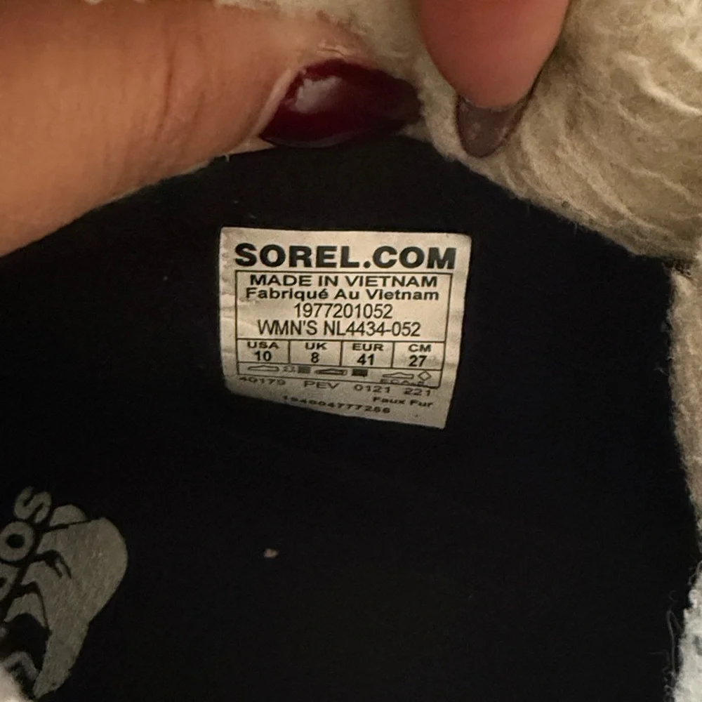 Sorel Out N About III Conquest Waterproof Boots With Faux Shearing Cuff- Size 10